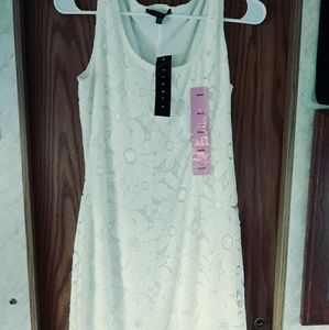 White Floral Pattern Lace Dress